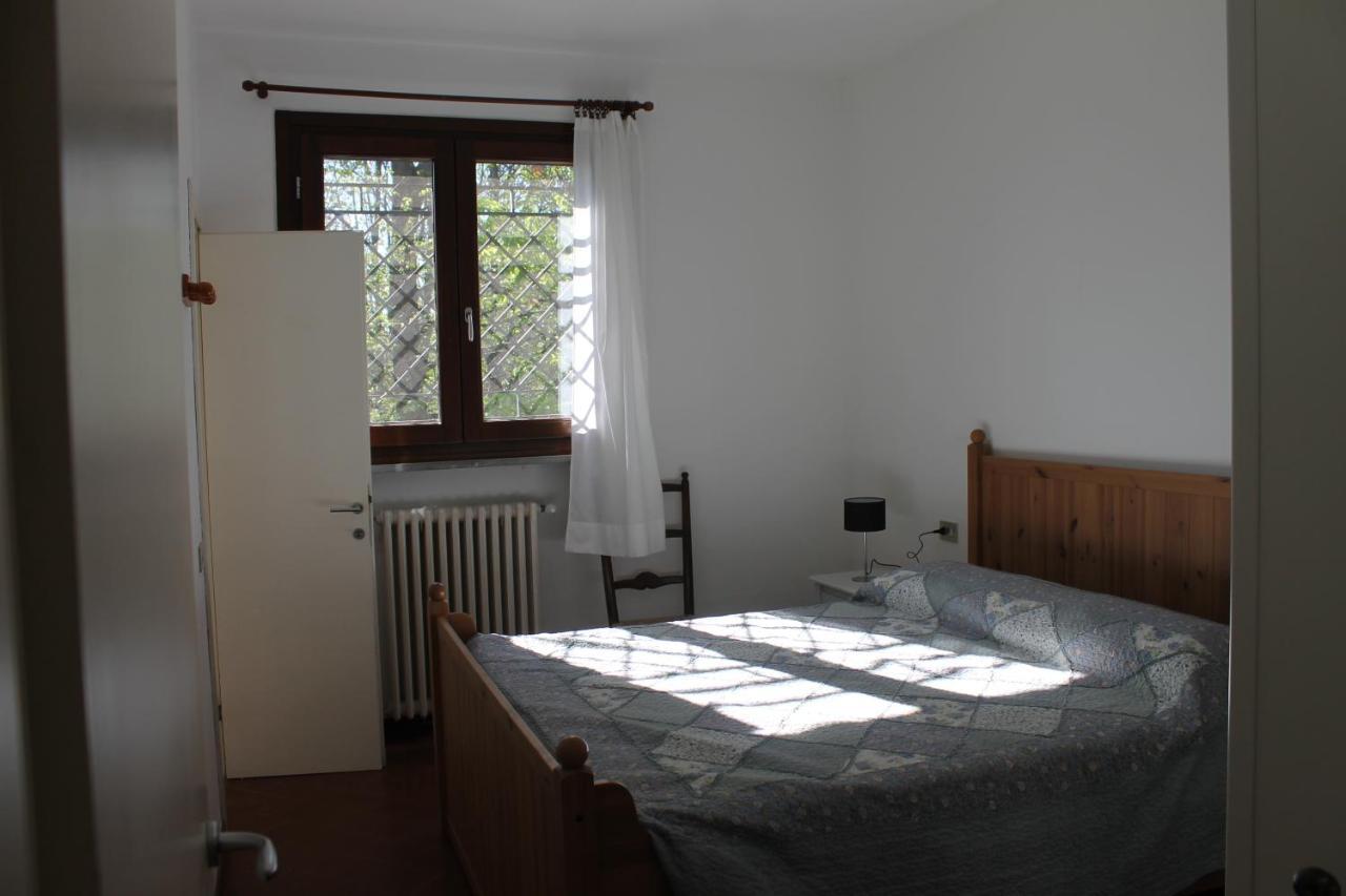 Casa Vacanze Tana Della Volpe Ispra Dış mekan fotoğraf
